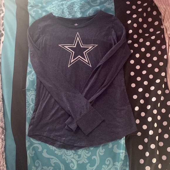 Dallas cowboys long sleeve shirt never has been worn - Picture 1 of 1